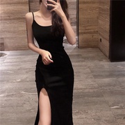 黑色吊带连衣裙女夏季2021法式性感，修身内搭中长款开叉打底裙