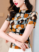 韩版大码半高领短袖t恤女夏季格子网纱上衣时髦妈妈洋气小衫