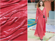 西瓜红进口真丝绒面料奢华天鹅绒重磅桑蚕丝布料连衣裙旗袍时装料