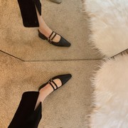 香港复古浅口单鞋女夏2023黑色仙女时尚，低跟方头玛丽珍鞋扣带