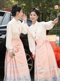 中式旗袍伴娘服女2024春秋小众高级姐妹团，汉服粉色马面裙套装