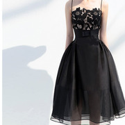 越南小众23夏优雅黑色收腰显瘦设计感吊带欧根纱蕾丝蓬蓬裙连衣裙