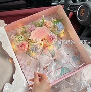 抱抱酱母亲节花束纸杯蛋糕盒粉色妈妈蝴蝶结康乃馨装饰包装手提盒