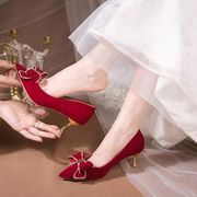 结婚鞋女红色绒面新娘鞋中式秀禾婚纱两穿礼服，高跟鞋水钻蝴蝶结鞋