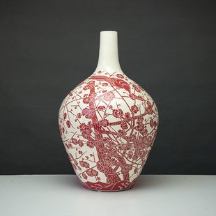 磁州窑陶瓷器 高档中国红剔花喜鹊登梅花瓶 现代家饰工艺品摆件