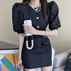 韩国chic法式菱格纹理珍珠扣宽松泡泡袖衬衫+高腰包(高腰包)臀半身裙短裙