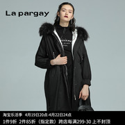 Lapargay纳帕佳2023女装冬季黑色中长款毛领连帽羽绒服外套
