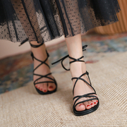 粗跟凉鞋女2023年夏季时尚仙女风法式绑带中跟黑色罗马鞋外穿