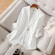 条纹西装外套女韩版气质休闲七分袖，小个子西服白色薄款外套夏