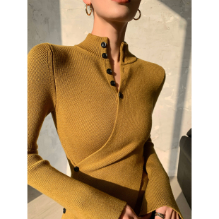 WANGXO姜黄色设计感长袖半高领针织衫女2023冬季修身内搭上衣