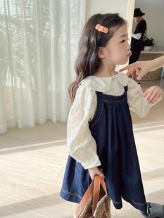 韩国童装套装2022秋季女童，洋气刺绣娃娃领衬衫+牛仔背带裙潮
