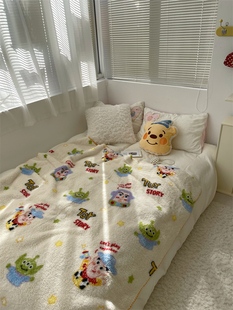 梨梦迪士尼卡通秋冬保暖加厚双面牛奶绒毛毯，沙发午睡办公室盖毯