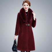 妈妈冬装加厚貂绒外套，女中年冬季气质，洋气中长款红色呢子大衣