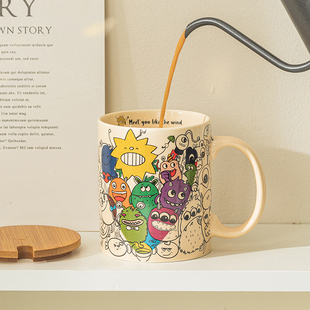 美式涂鸦马克杯卡通个性，创意设计感陶瓷水杯家用办公咖啡杯带盖勺