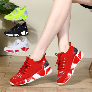 舞蹈鞋女红色2024曳步舞鬼步舞，专用鞋运动鞋，广场舞女鞋跳舞鞋