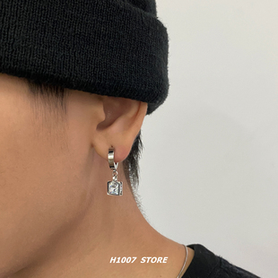 男士耳钉2024年潮锆石耳洞耳饰女设计感高级钛钢耳环饰品
