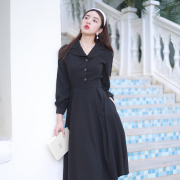 复古秋季黑色西装领中长款连衣裙，气质赫本风长袖小黑裙法式女裙