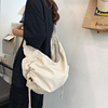 包包女斜挎包大容量韩版大学生，chic帆布纯色休闲时尚单肩包潮