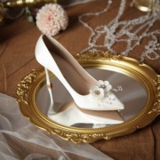小众主婚鞋婚纱白色缎面结婚新娘鞋2023年法式礼服高跟鞋女33