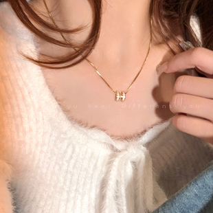 法式复古贝壳H字母项链女小众设计感高级锁骨链高级感网红毛衣链