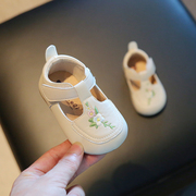 春秋宝宝鞋子女婴儿软底学步鞋0一1-2岁婴幼儿国风绣花公主小皮鞋