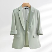 绿色七分袖西装外套女夏季薄款修身短款上衣高级感休闲中袖小西服