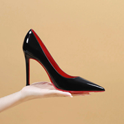 欧美尖头浅口细跟性感红底高跟鞋，红里黑色漆皮工作单鞋32-43婚鞋