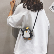 日本迷你小包包女卡通，可爱小企鹅单肩包幼儿，斜跨零钱包儿童包