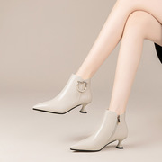 白色高跟短靴女2023春秋季真皮，尖头细跟瘦瘦靴中跟皮靴女靴子