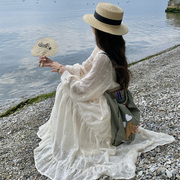米白色长袖连衣裙女春季2024气质温柔风蕾丝，刺绣宽松显瘦长裙