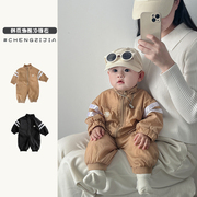 婴儿春秋装外出服2024韩版运动爬服洋气宝宝，薄款连体衣棒球服