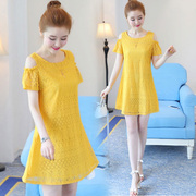 大码女装黄色连衣裙夏季2023时尚洋气小个子，遮肚显瘦蕾丝裙子