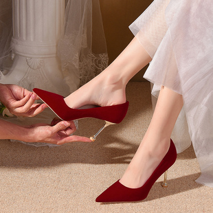 红色结婚鞋女2023秋冬新娘鞋秀禾服婚纱两穿中式高跟鞋不累脚