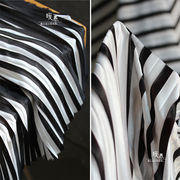 压褶斑马黑白条纹缎面弹力布料夏季创意连衣裙时装服装设计师布料