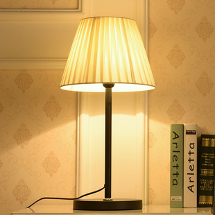 简约台灯卧室书房阅读灯具创意装饰公主浪漫婚房温馨床头调光台灯