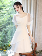 白色礼服连衣裙2023秋温柔风小个子蕾丝露背旅拍闺蜜宴会礼服