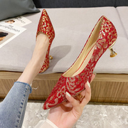 中式红色秀禾婚鞋新娘鞋2024年春秋气质尖头3cm低跟高跟鞋女
