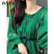 尚古主义2023年秋装优雅绿色重工压褶连衣裙宽松气质裙子女