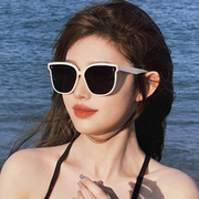 白色框墨镜女款冬高级感网红太阳镜防紫外线复古大框眼镜大脸显瘦