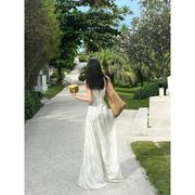 泰国三亚沙滩裙海边度假仙女气质复古浪漫长款白色抹胸吊带连衣裙