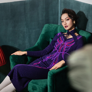 magicq独家原创设计深紫色，蝴蝶图案立领镂空羊毛，针织提花连衣裙