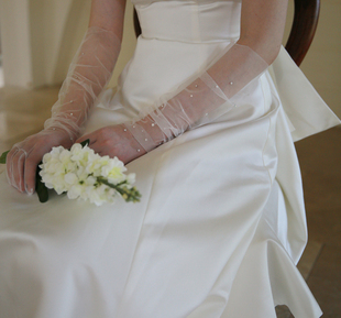新娘婚纱简约复古优雅蛋白水钻手工手套薄纱长款结婚旅拍摄影