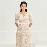 越南小众设计师mint2022夏季短袖重工，蕾丝镂空钩花纯色连衣裙