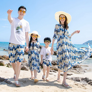 一家三口亲子装海边度假沙滩裙，洋气情侣母女装民族风三亚旅游裙子