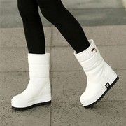 冬季白色雪地靴女中筒松糕底加绒，加厚短靴棉鞋，防水厚底东北大棉靴