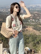 法式甜辣风上衣2023夏季白茶玫瑰设计感立体花朵短袖针织衫女