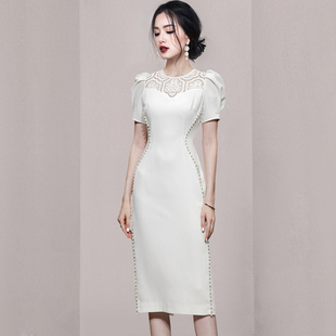 ol通勤女装轻熟气质，白色连衣裙高级钉珠修身法式韩版裙子长款女夏