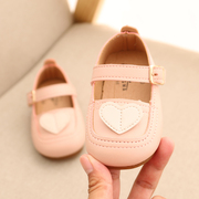 春秋季公主方口皮鞋1-3岁软底学步鞋婴儿幼儿单鞋爱心0-2宝宝鞋子