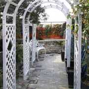 室外拱门爬藤架阳台，靠墙网格，花架庭院花园白色栅栏门防腐木葡萄架