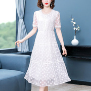 真丝刺绣白色桑蚕丝连衣裙2023夏季宽松显瘦圆领气质真丝长裙